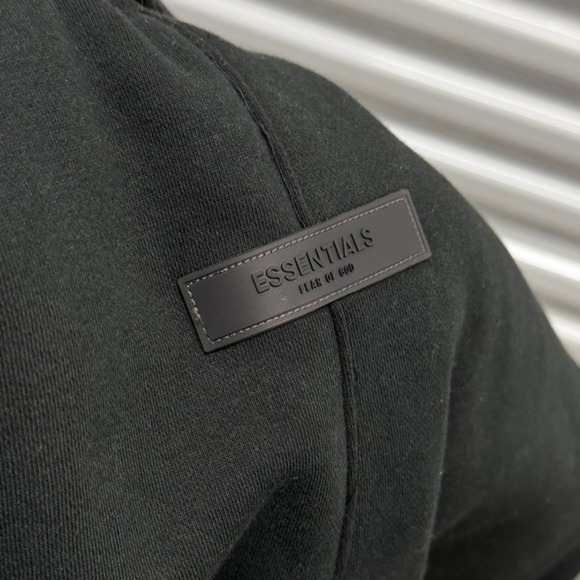 Fear of God Essentials SS22 'Stretch Limo' Cuffed Sweatpants Size S - Picture 5 of 7